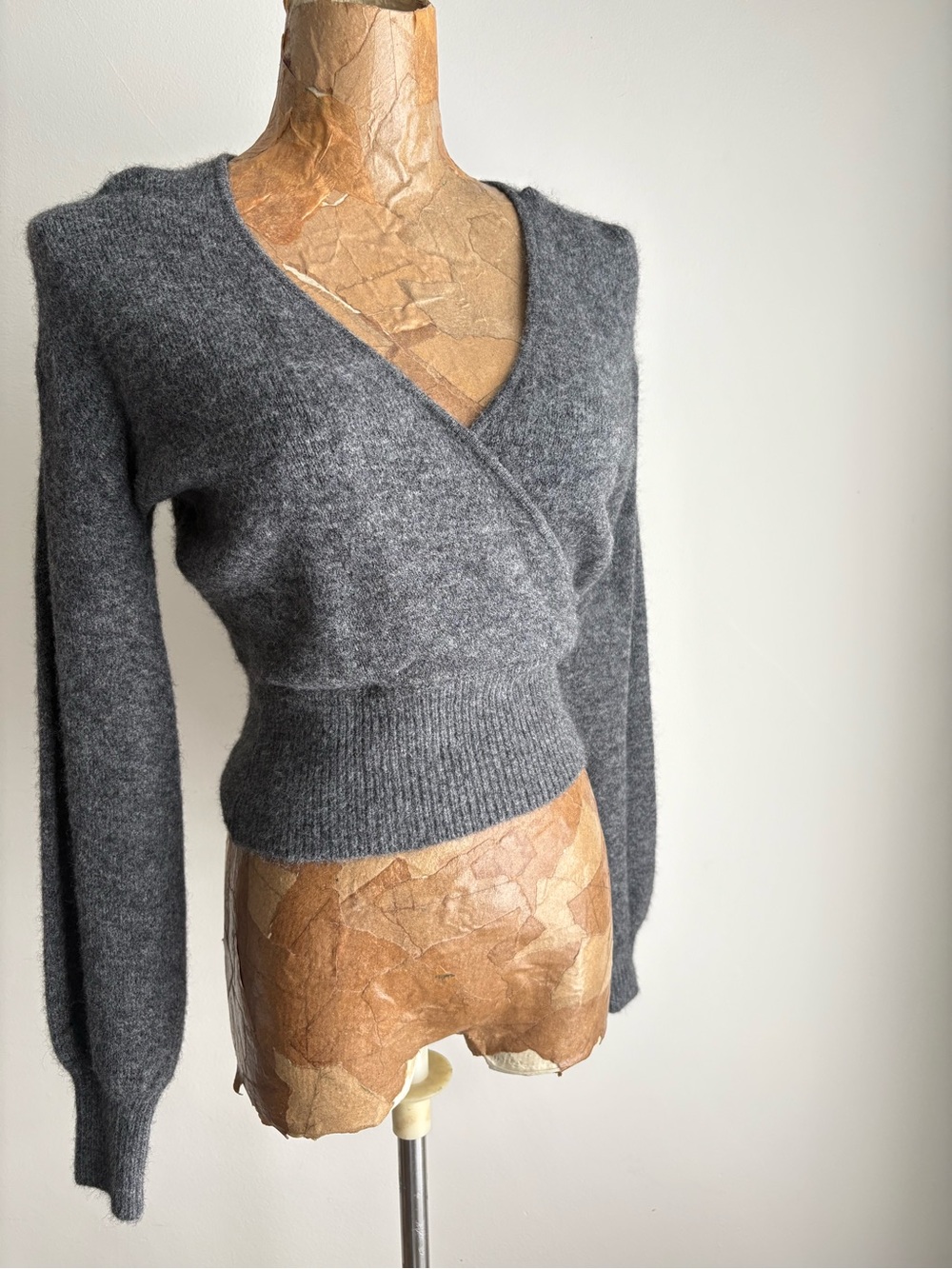 NWT Wilfred Aritzia Heather Charcoal Wrap Sweater 2XS - Picture 3 of 9